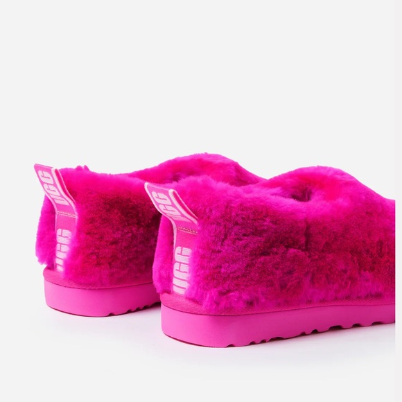 UGG Women Classic Cozy Bootie slippers - Picture 3 of 10